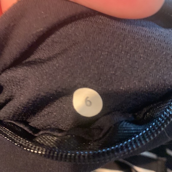 Lululemon striped full legging - Picture 3 of 3